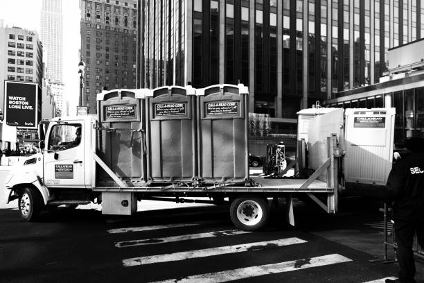 Best Porta potty delivery and setup  in Mason, OH